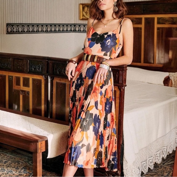 Sezane Dresses & Skirts - Sézane Nissa Floral Accordion Pleated Midi Dress in Peach, Navy & Coral Event